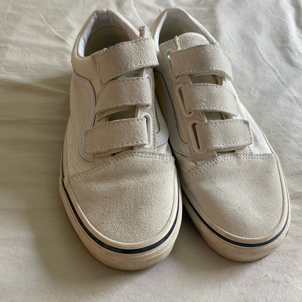 Vans Old Skool V Suede Canvas Shoe. Lightly worn.